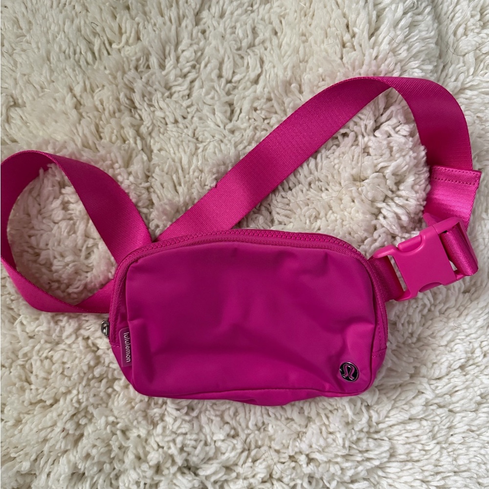 Lululemon Athletica Everywhere Belt Bag  in Hot Pink